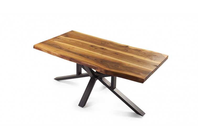 Стол из натуральной древесины грецкого ореха.